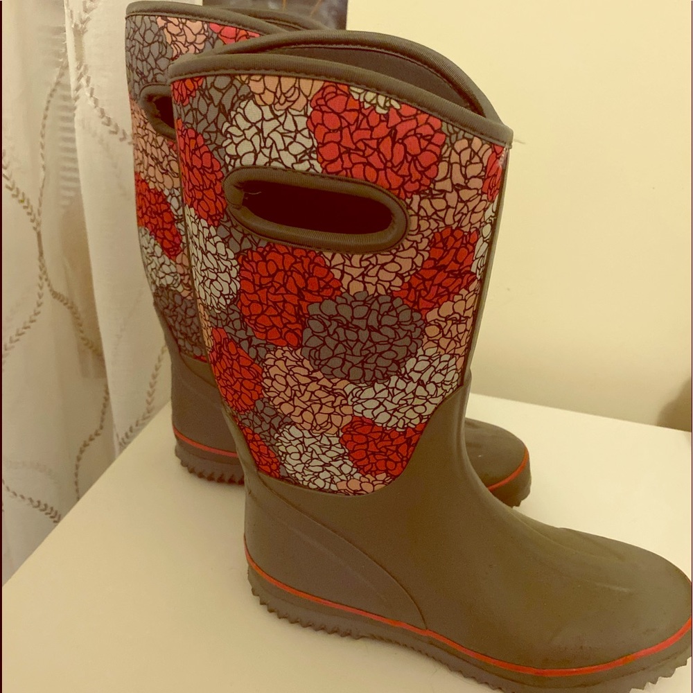Rain boots used